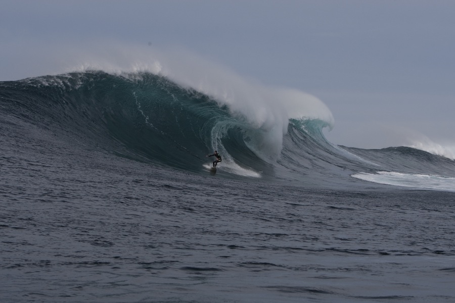 Big wave surfing at Cortes Bank's "Ghost Wave" [PICS] Matador Network