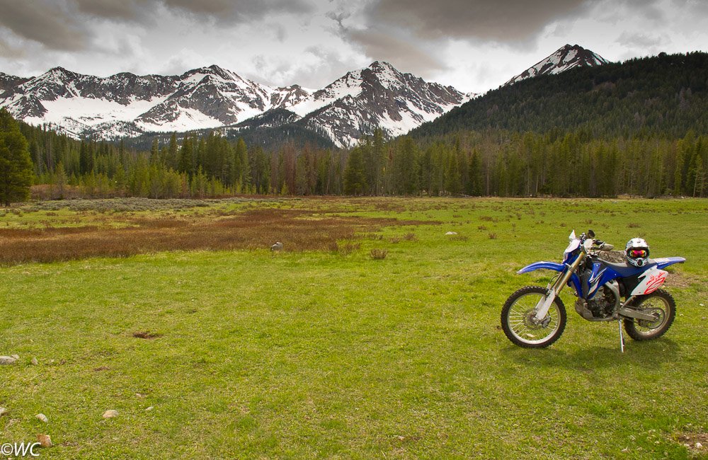 dirt mountain bike