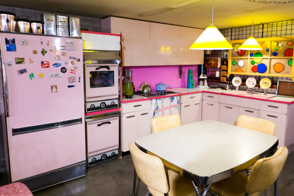 Retro Vegas pink kitchen