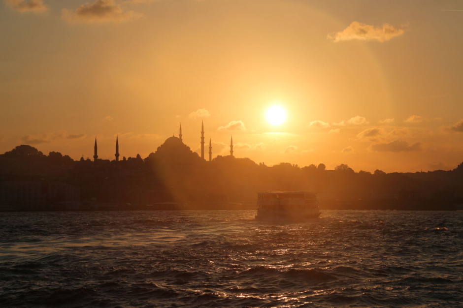 Mosque sunset 2 940x626