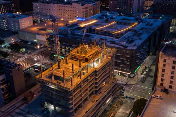 A new building going up on the corner of 8th and Olive. There are nearly 100 new developments in the DTLA area, with the majority being dedicated to either office space or luxury residences.