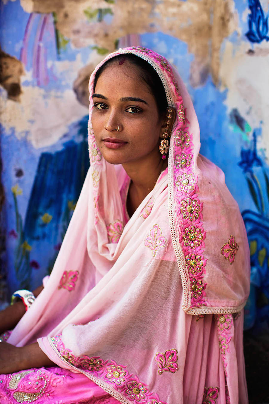 Captivating portraits of Indian  women  show beauty