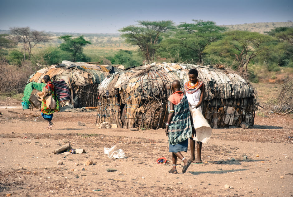 photographer-fernando-condado-documents-his-meeting-with-nomadic-tribes