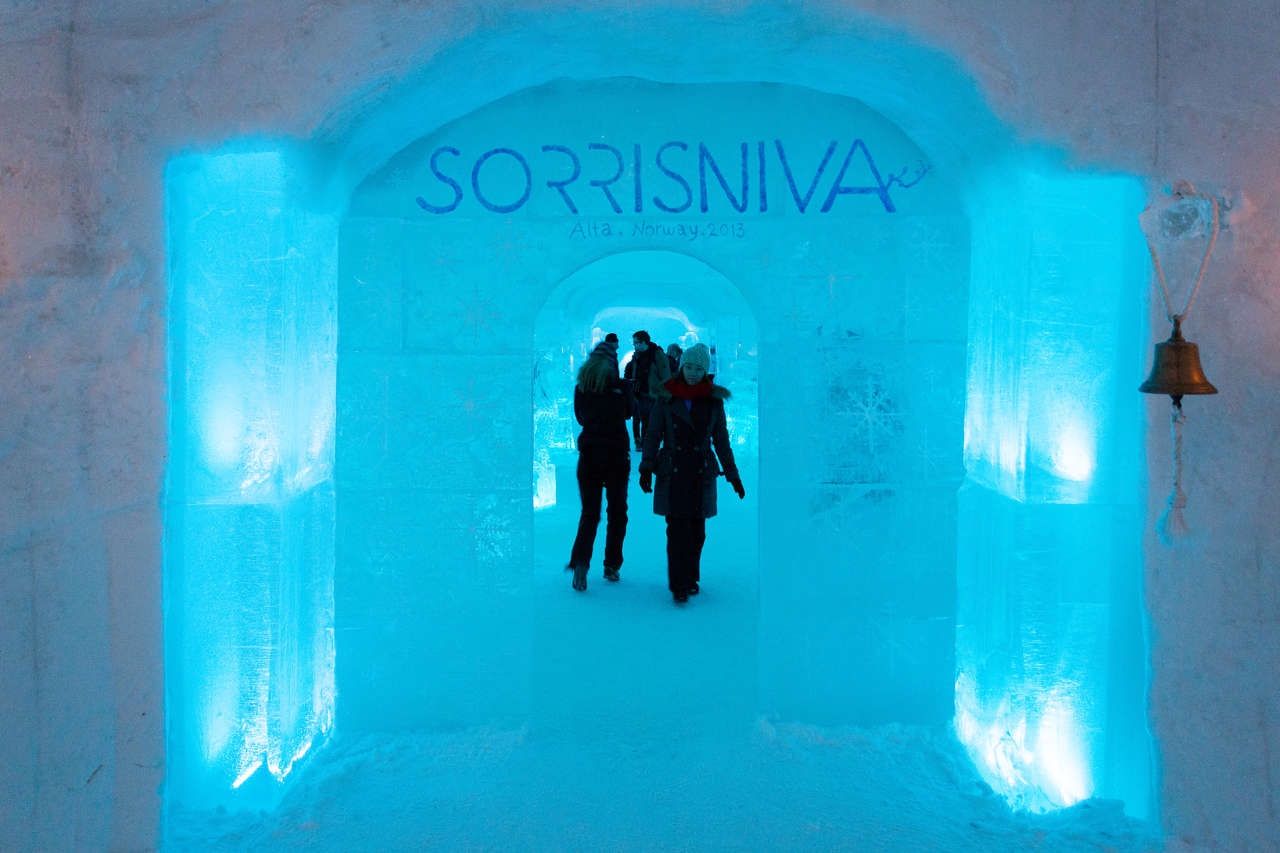 Sorrisniva ice hotel igloo Norway