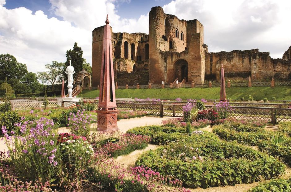 Kenilworth Castle gardens England