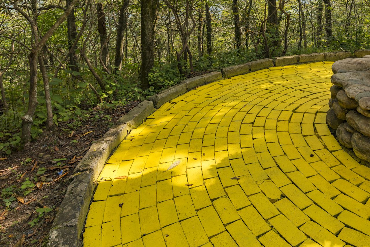 Creepy Abandoned Wizard Of Oz Theme Park Is Reopening This Summer