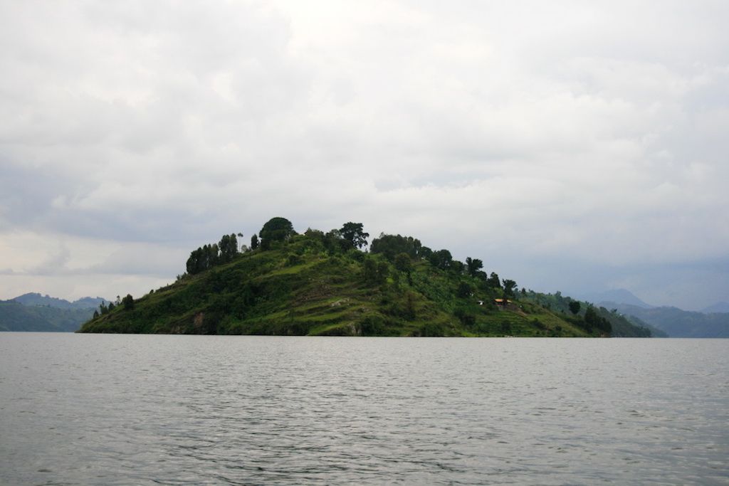 Cyuza island