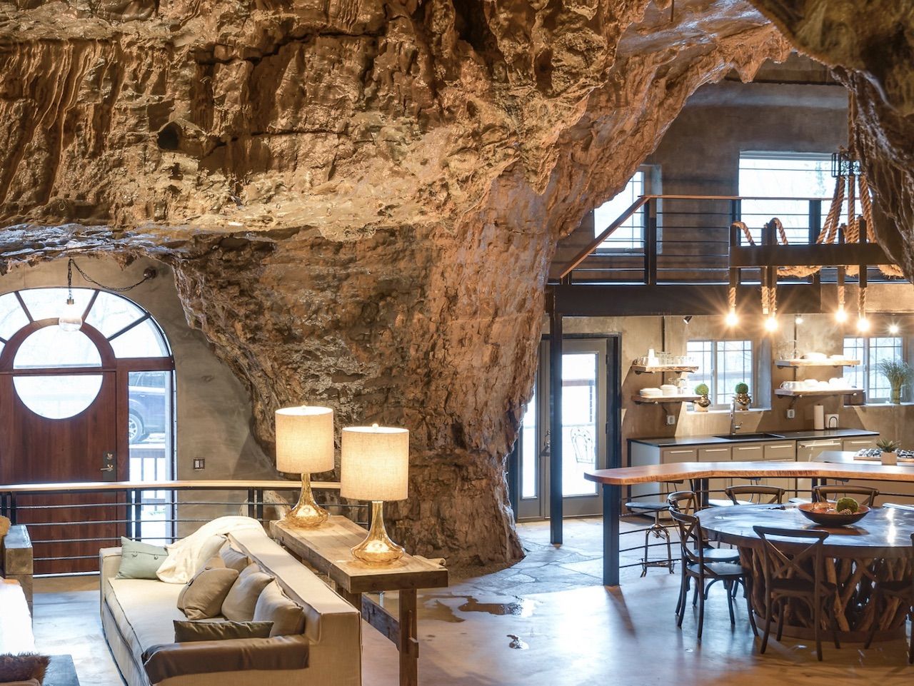 Cave accommodation in the Ozark Mountains in Arkansas