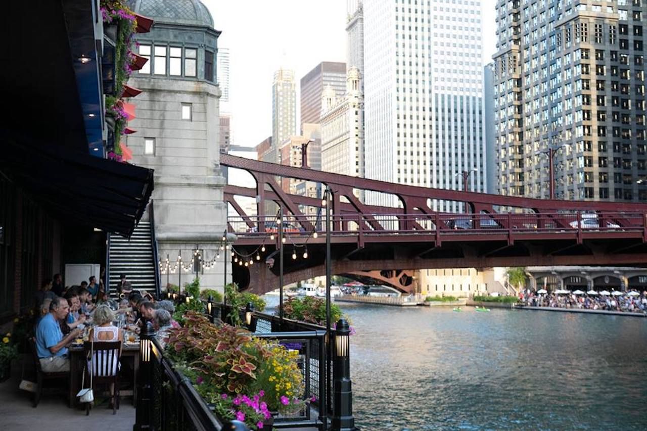 River Roast restaurant overlooking Chicago and the river