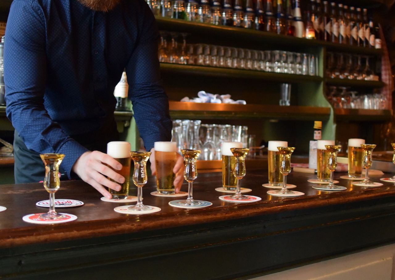 kopstoot beers with shots in an Amsterdam bar