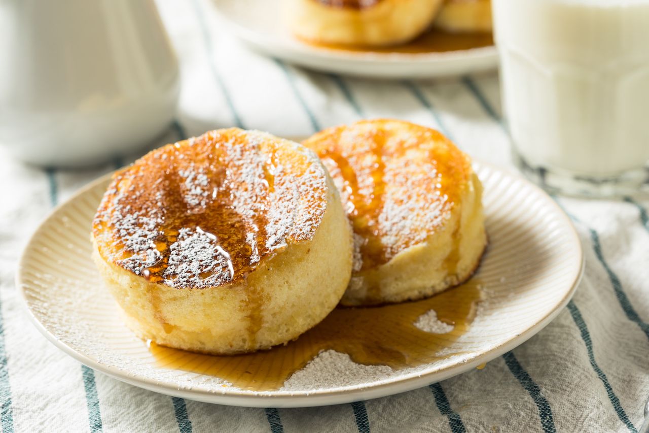 Fluffy Japanese pancakes with powdered sugar