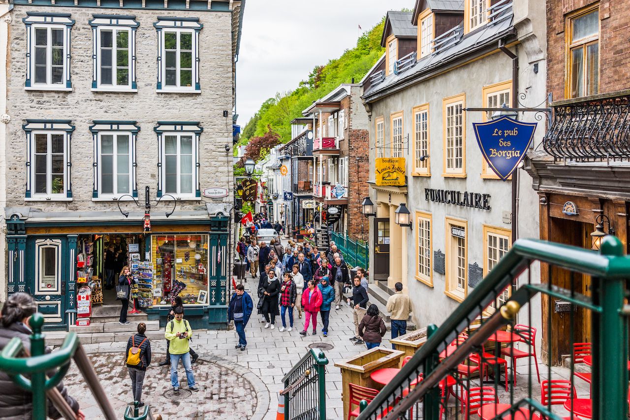 Via della città vecchia chiamata Rue du Petit Champlain