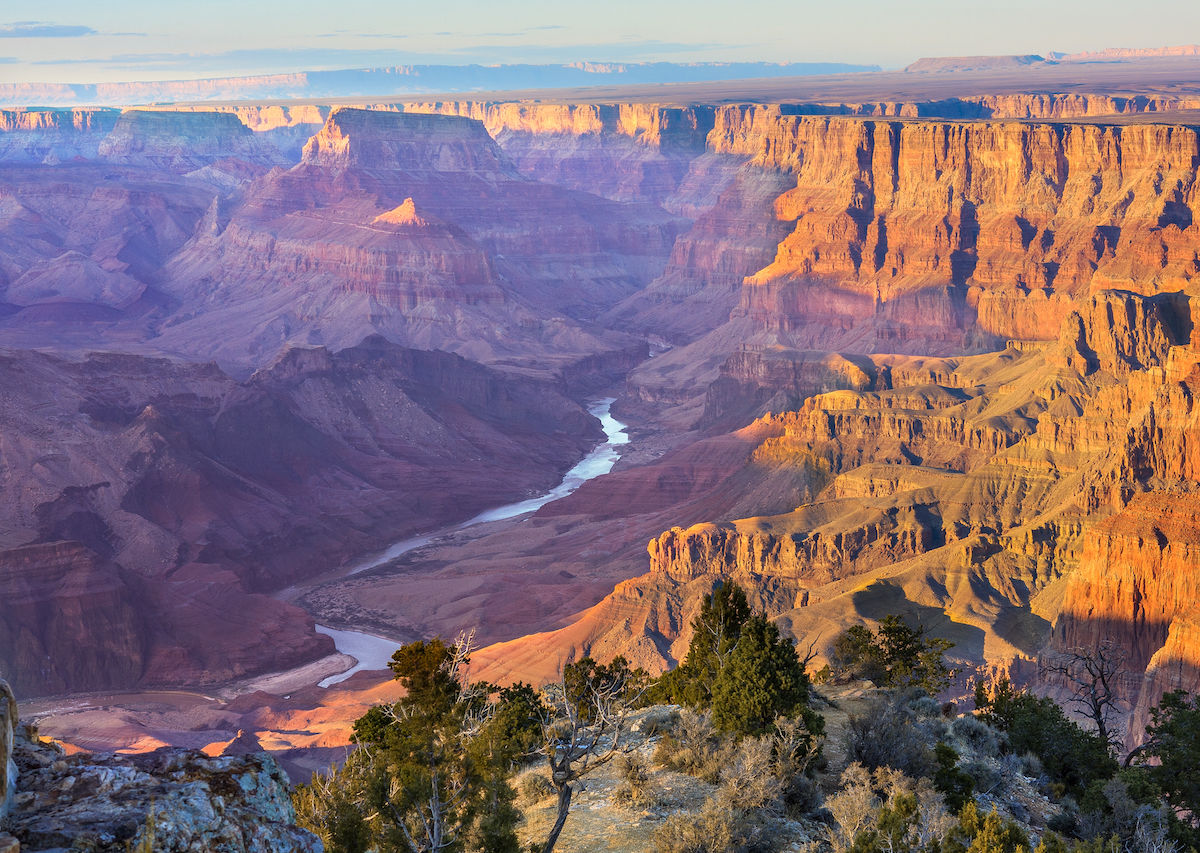 places to visit between phoenix and grand canyon
