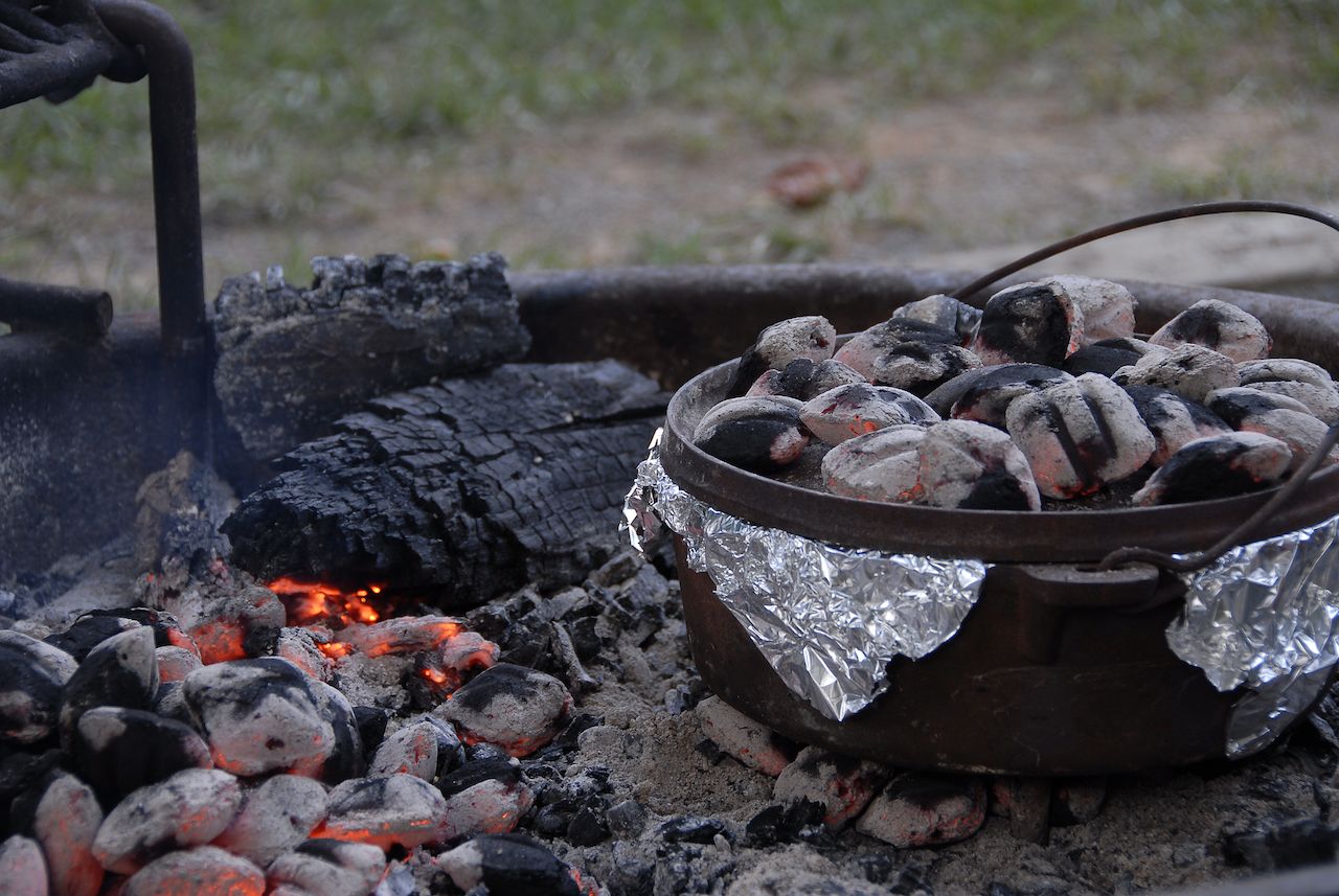 Dutch oven with charcoal