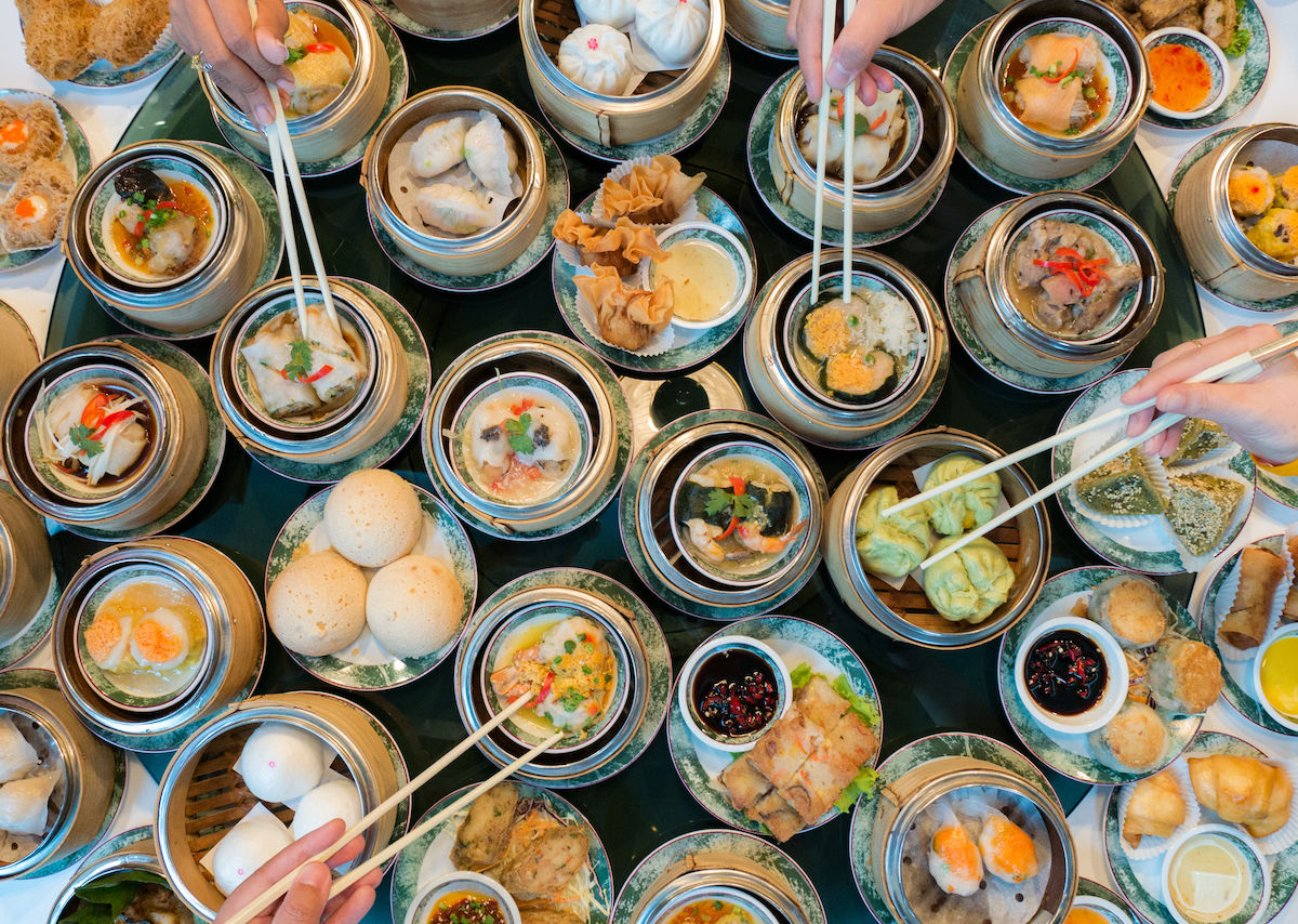 What and how to order at a dim sum restaurant