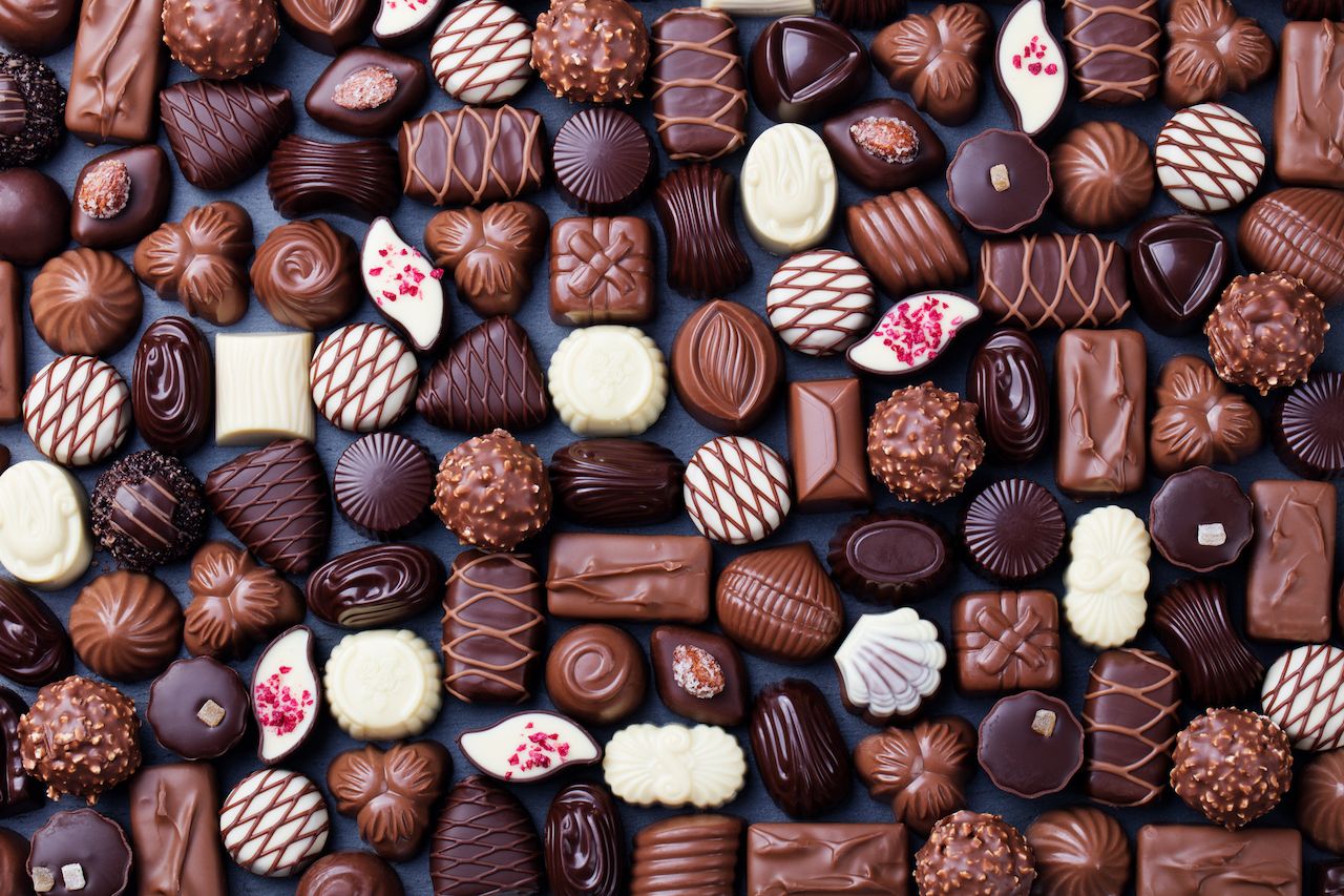 Assortment-of-fine-chocolate-candies-white-dark-and-milk-chocolate.jpg