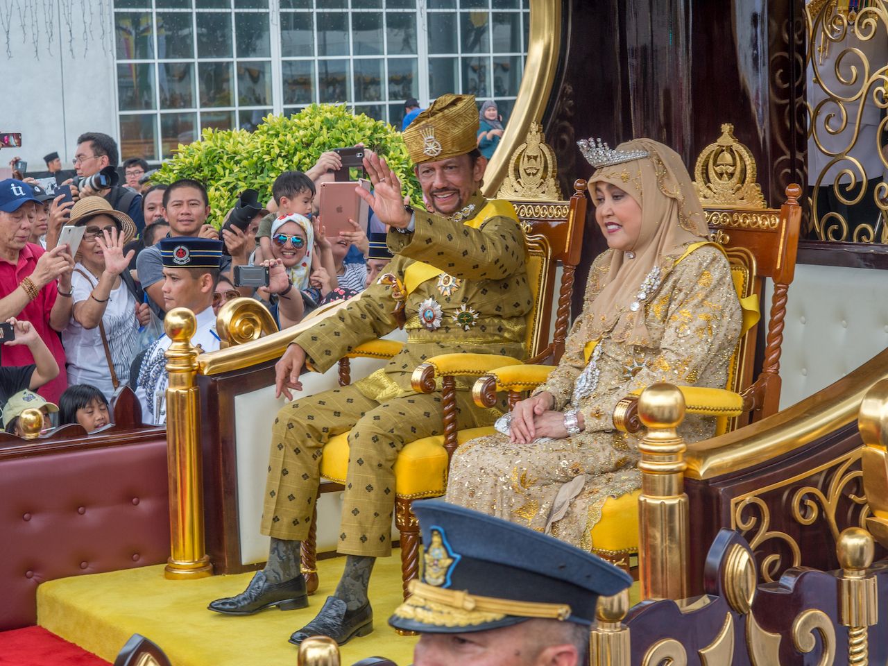 Brunei's Sultan marked 50 years on the throne with a glittering procession