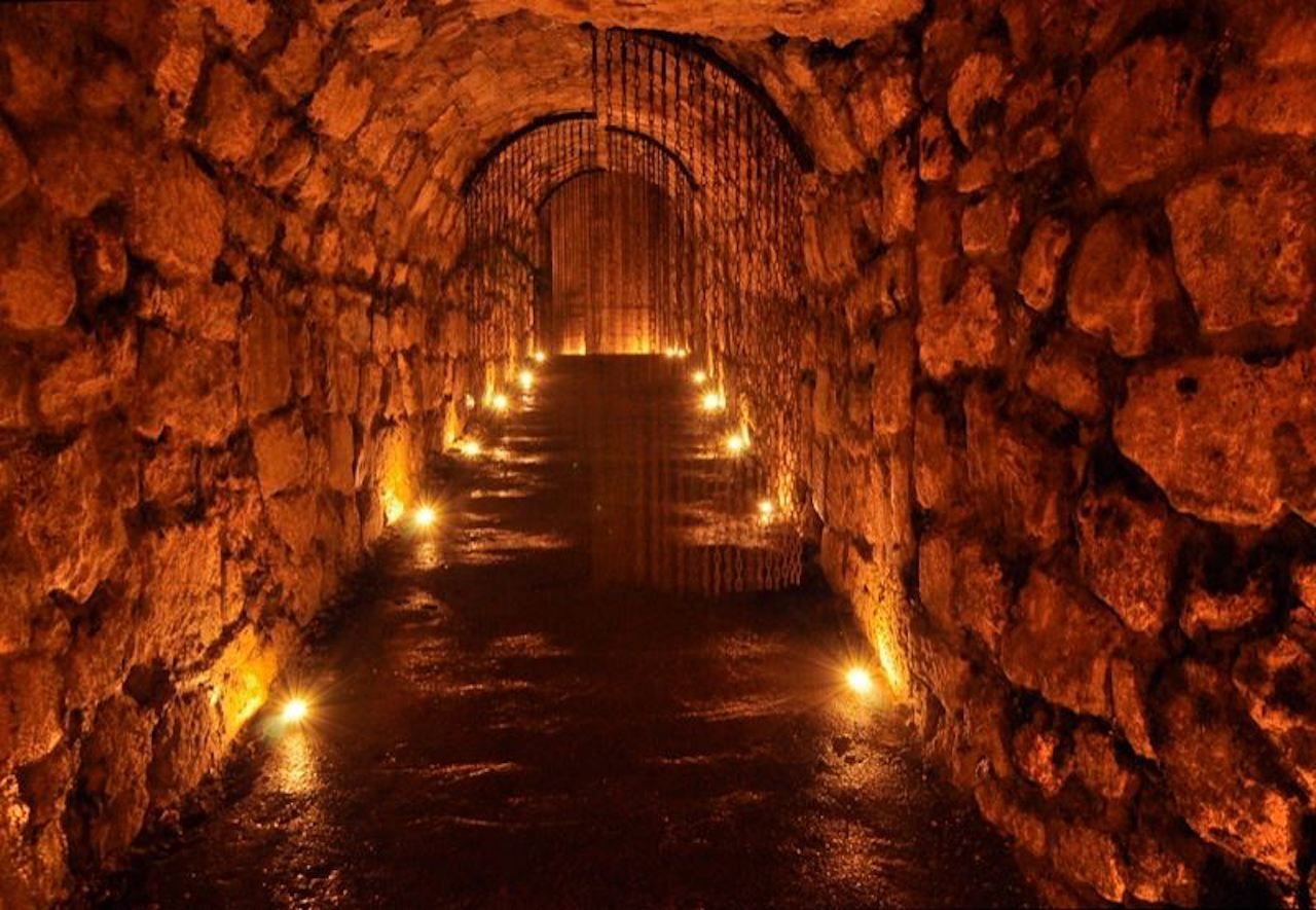 Labyrinth under the Buda Castle Hill - Budapest Cave Tour - Buda Castle