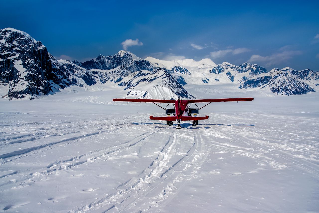 Snow plane landing