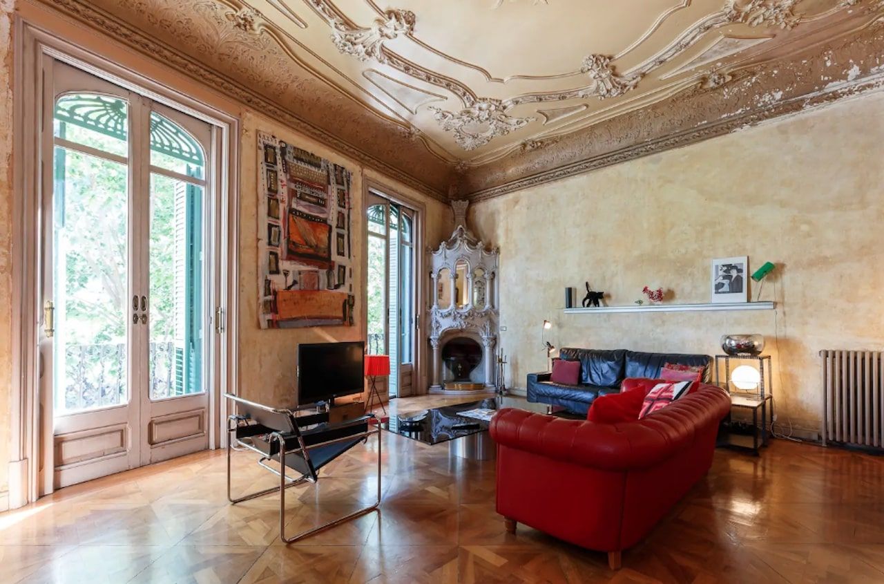 Airbnb Killing Eve Barcelona living room