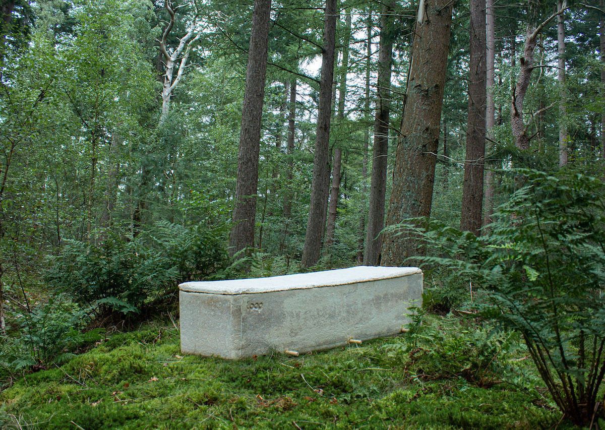 First funeral using mushroom fiber coffin held in Netherlands