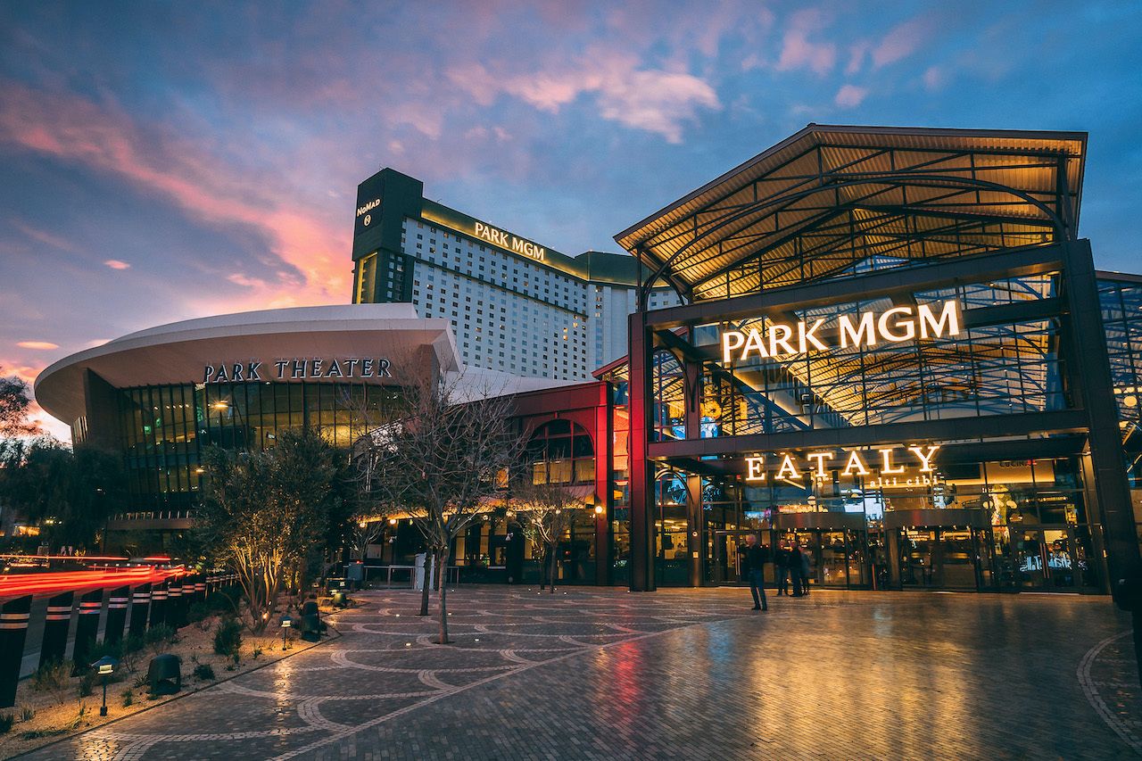 Park mgm to become first smoke free casino on vegas strip